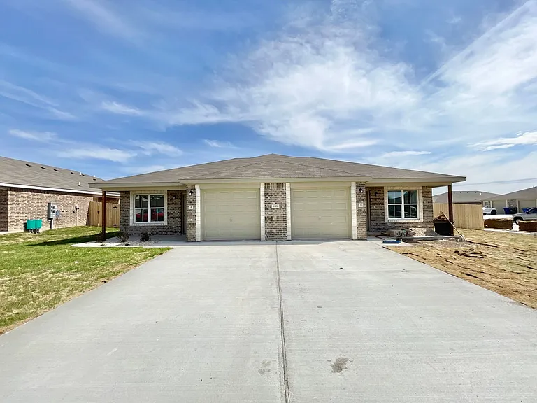 1821 Castroville Trl — Photo 1
