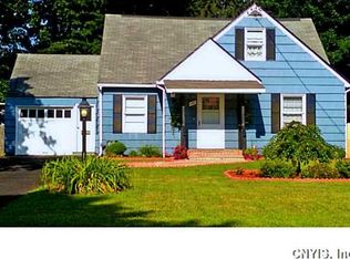 105 Dormar Dr, North Syracuse, NY 13212