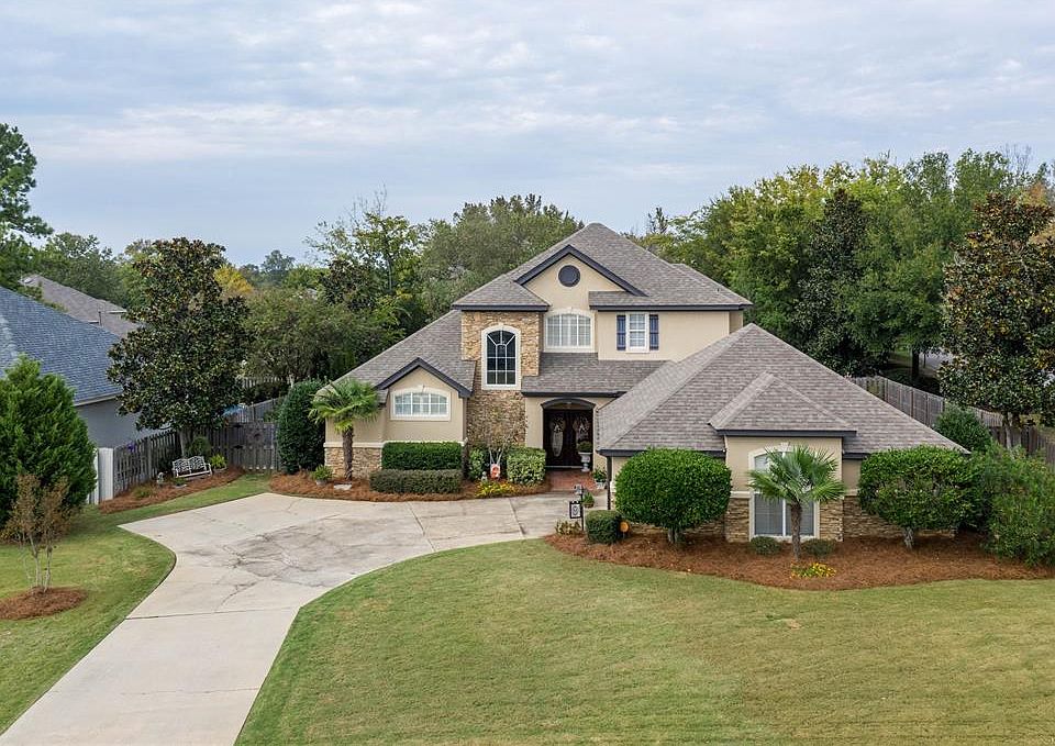 1st image of 8743 Carillion Pl