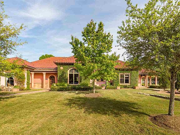 3rd image of 7 Oakleigh Blvd