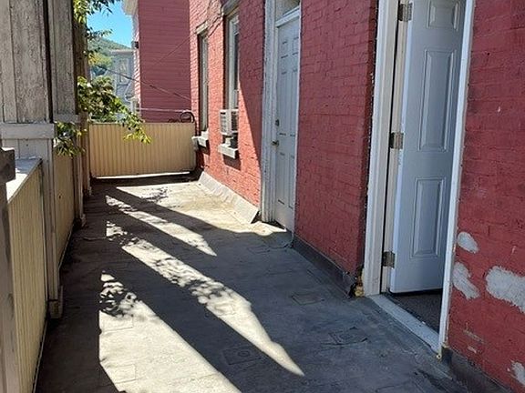 2nd image of 44 Mauch Chunk St APT 3