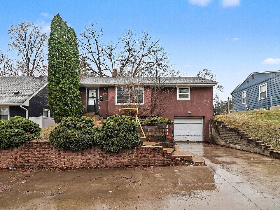 1st image of 875 Iroquois Ave