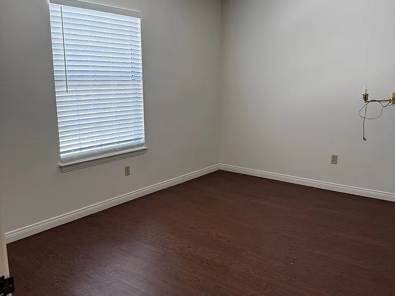3823 S Maryland Pkwy #T5 — Photo 13