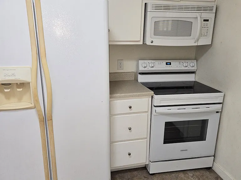 102 Emerson St — Photo 12