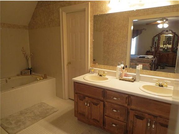 5th image of 199 Oakwood Dr