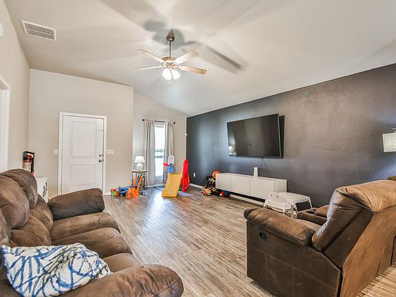 4th image of 2920 Waverly Ave