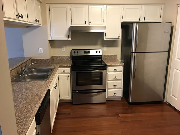 3rd image of 2570 Cove Point Pl