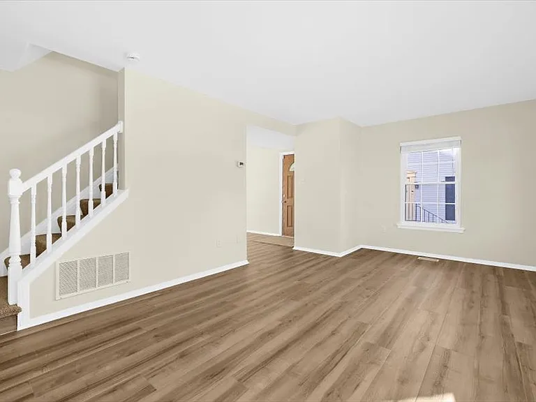 8638 Gambier Hbr — Photo 4