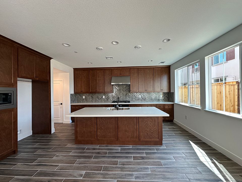 1st image of 1372 S Melville Ln