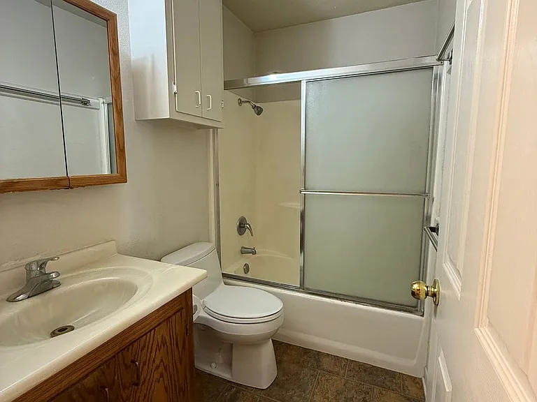 2512 Standiford Ave — Photo 6