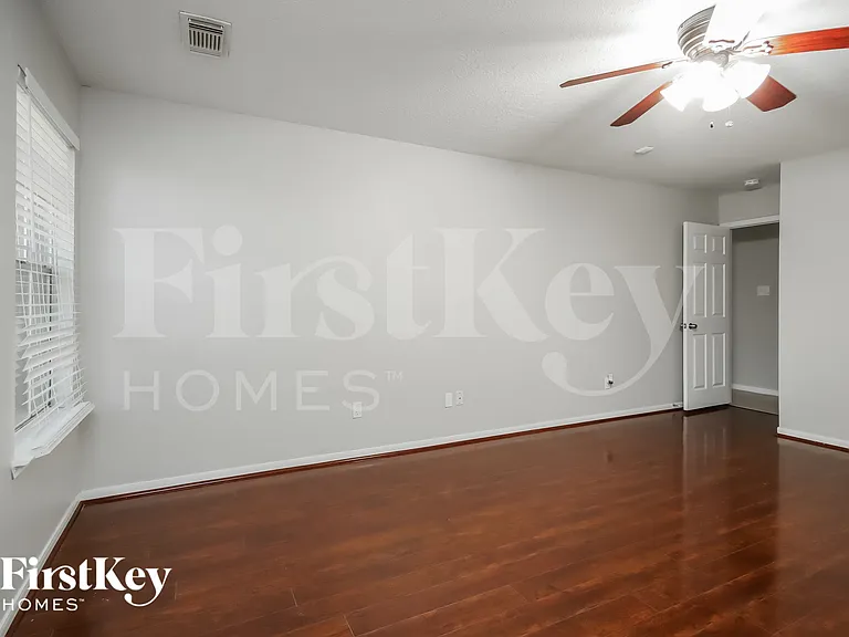 2210 Dublin Dr — Photo 7