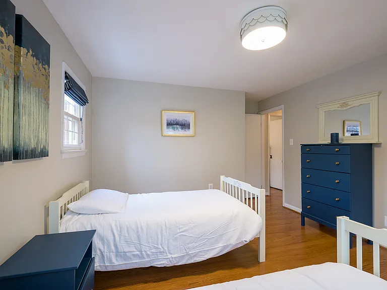 407 Russell Rd — Photo 28