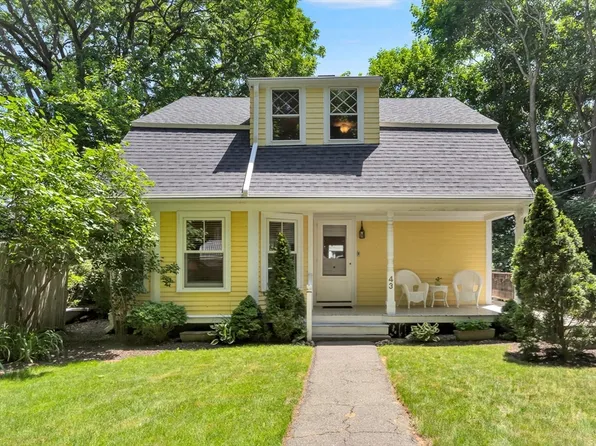 43 Union St, Manchester, MA 01944