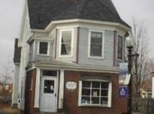 18 Wakefield St, Rochester, NH 03867