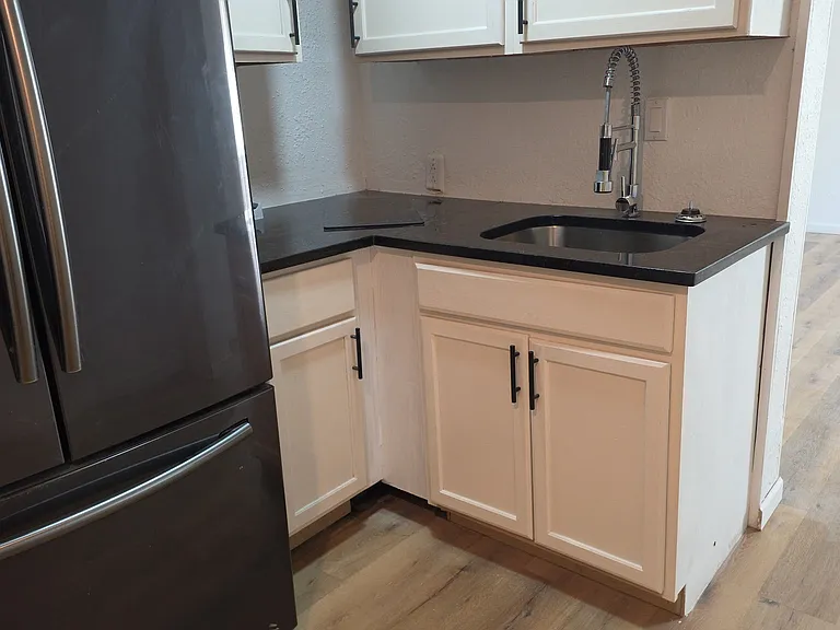 414 N Meldrum St #BASEMENT — Photo 3