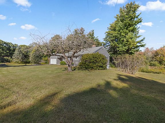 4th image of 39 E Charlton Rd