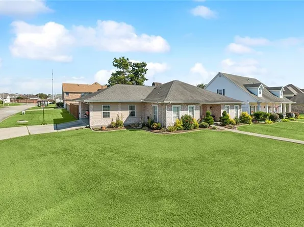 1137 Lake Louise Dr, Gretna, LA 70056