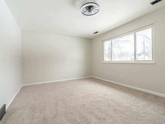 4th image of 18604 Cook Ave