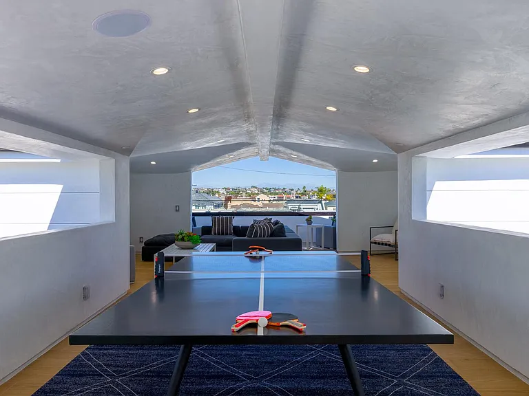 1025 W Balboa Blvd — Photo 41