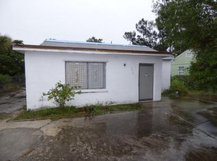 578 W 3rd St, Riviera Beach, FL 33404