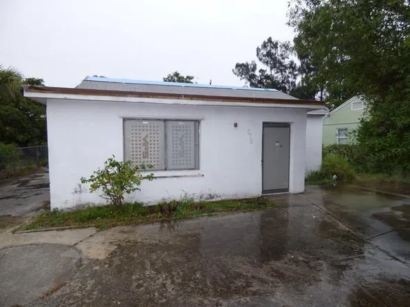 578 W 3rd St, Riviera Beach, FL 33404