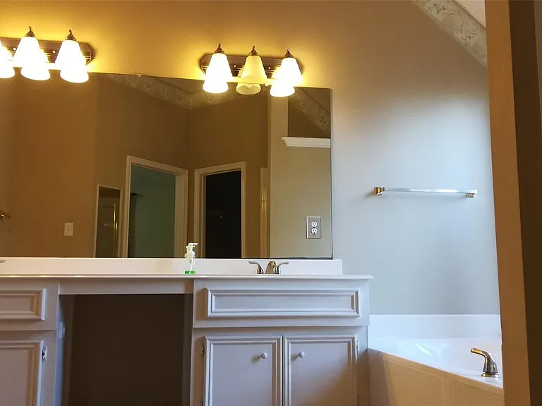 22735 April Springs Ln — Photo 16