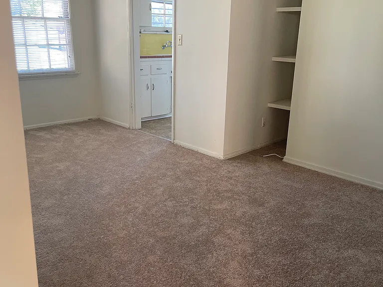 10990 Strathmore Westwood #8 — Photo 1