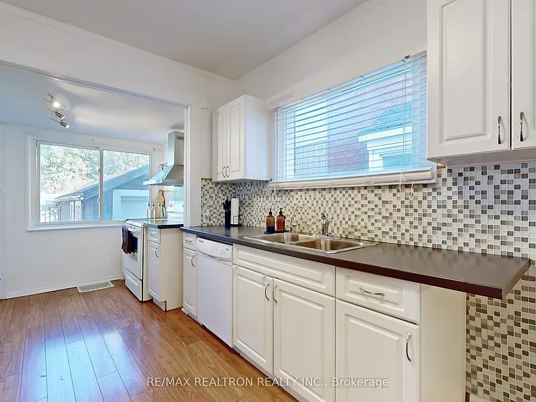 14 Myrtle Ave — Photo 6