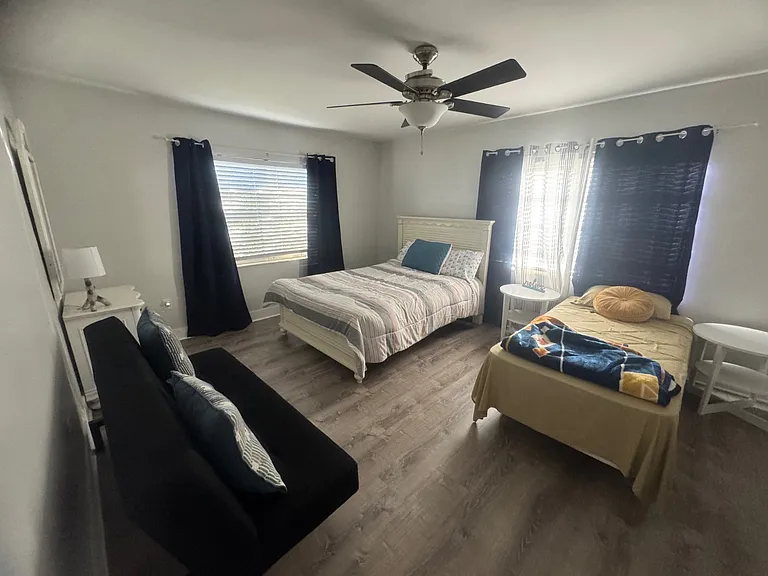 734 Memorial Dr — Photo 37
