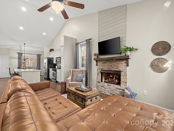 5th image of 31 N Cottage Ct