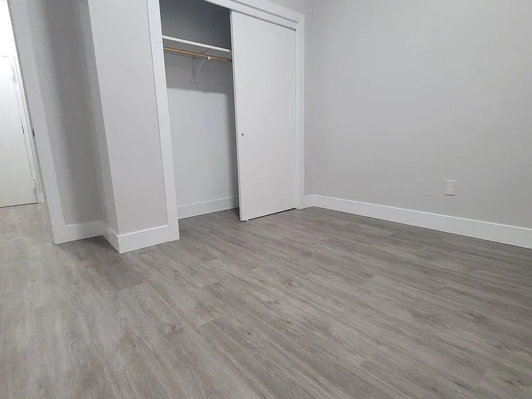 8-10 King St #6 — Photo 4