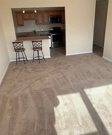 3rd image of 3930 N Pine Grove Ave APT 1204