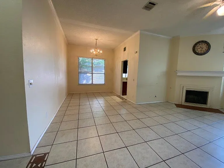 1903 Balsam Way — Photo 5