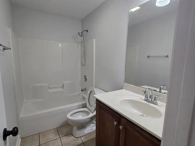 142 Leeswood Cir — Photo 9