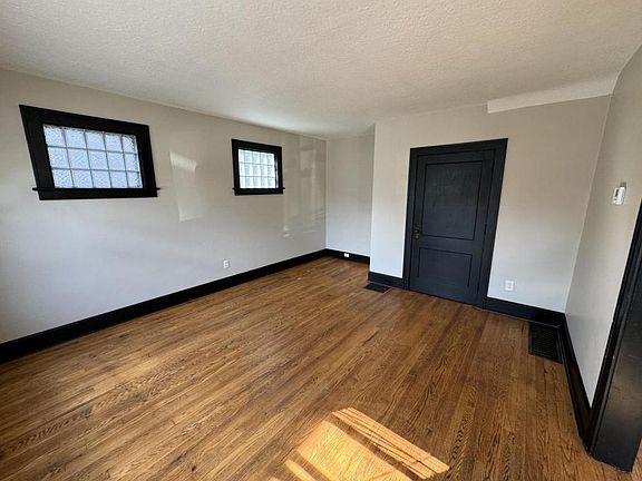 3rd image of 236 S Market St #1/2-1