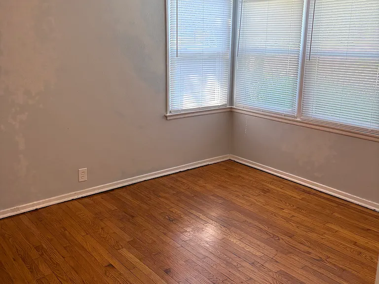 852 Liggett Ave — Photo 8