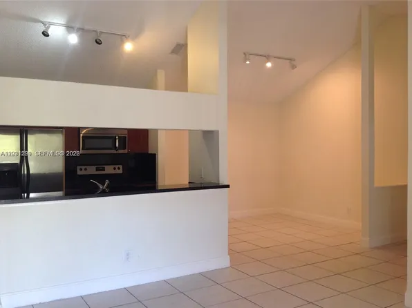 10610 SW 158th Ct APT 303, Miami, FL 33196