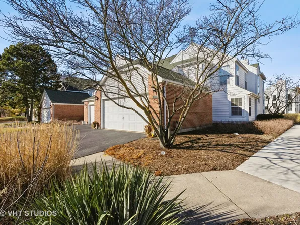 108 Hampton Blvd, Lake Bluff, IL 60044