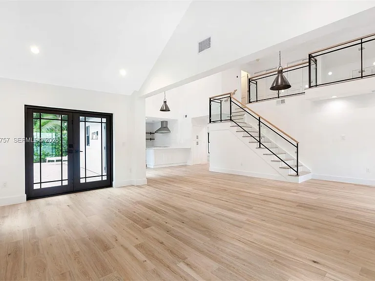 18 Hersey Dr — Photo 12