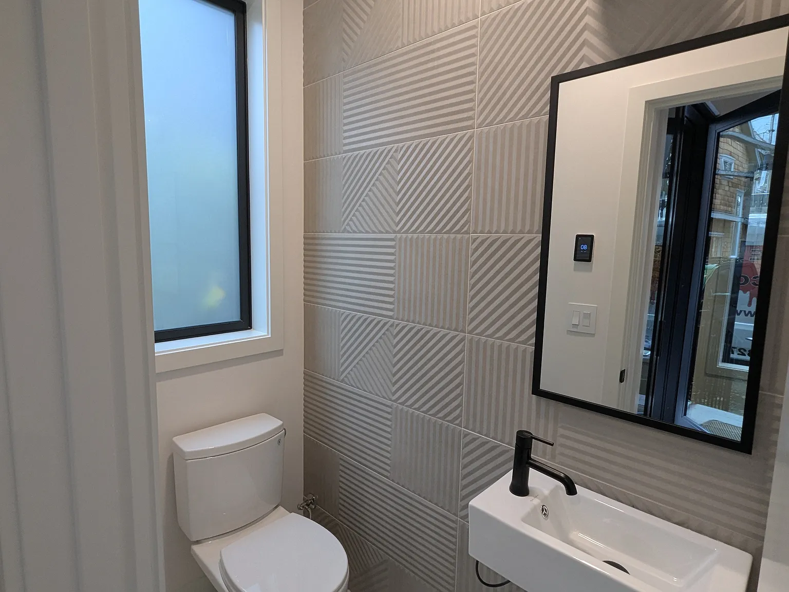 3 bed, 2.5 bath, 1530 sqft, $5,195 — Photo 3