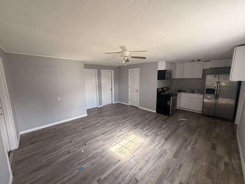1418 Woodlawn Ave