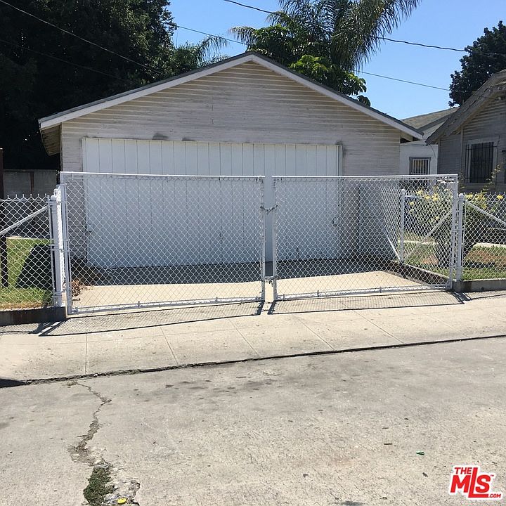 2nd image of 8418 S Wall St