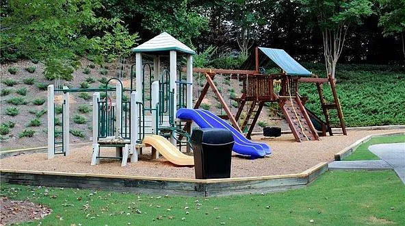1130 Winthrope Chase Dr — Photo 28