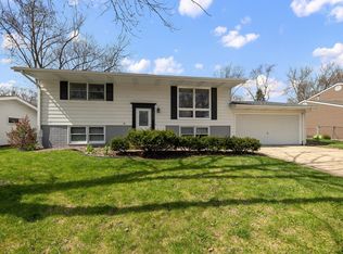 1932 Forrest Ave, Saint Charles, IL 60174