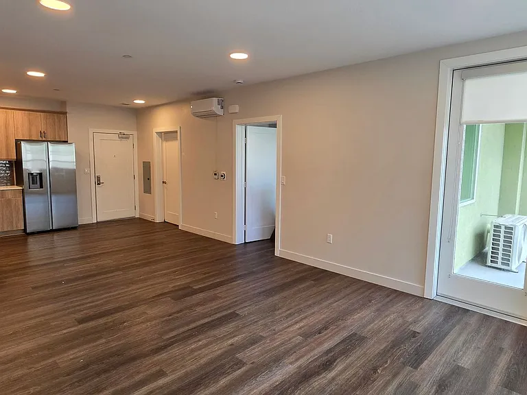 NV Lofts — Photo 23