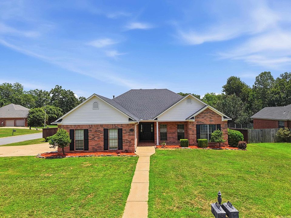 1st image of 440 Wedgewood Point