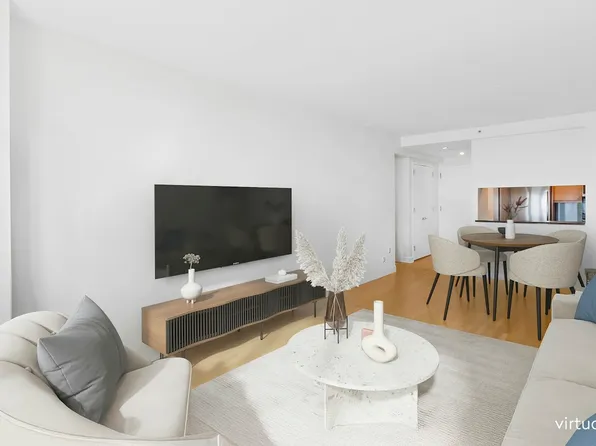 120 Riverside Boulevard image 3 of 5