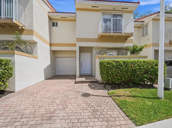 8464 Lagos De Campo Boulevard #8464, Tamarac, FL 33321