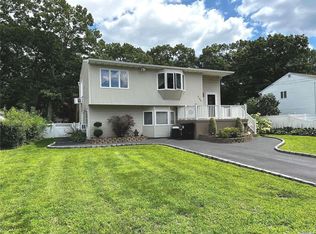 743 Sandra Ave, West Islip, NY 11795