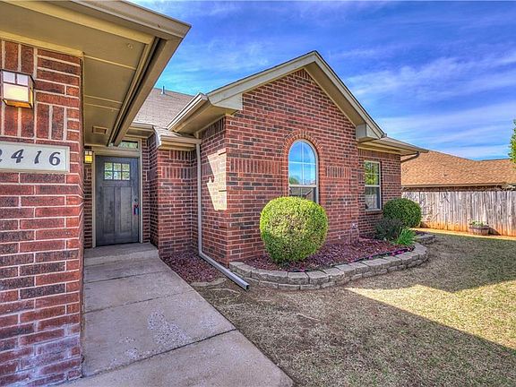 3rd image of 2416 E Hills Dr
